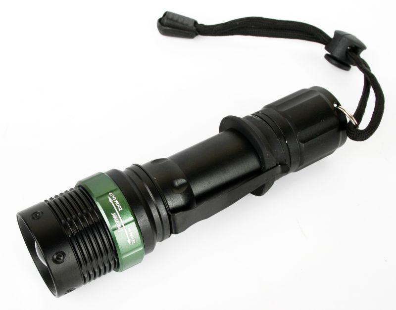Фонарь E142 (аккум. 220В CREE 3Вт пласт. бокс  черн.) Ultraflash 12187