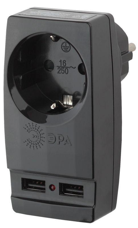 Адаптер SP-1e-USB-B Polynom; 1-м 220В + 2хUSB 2100мА c зазeмл. черн. ЭРА Б0026333